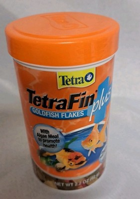 TetraFin Plus Goldfish flakes 2.2oz Algae Meal cleaner water formula