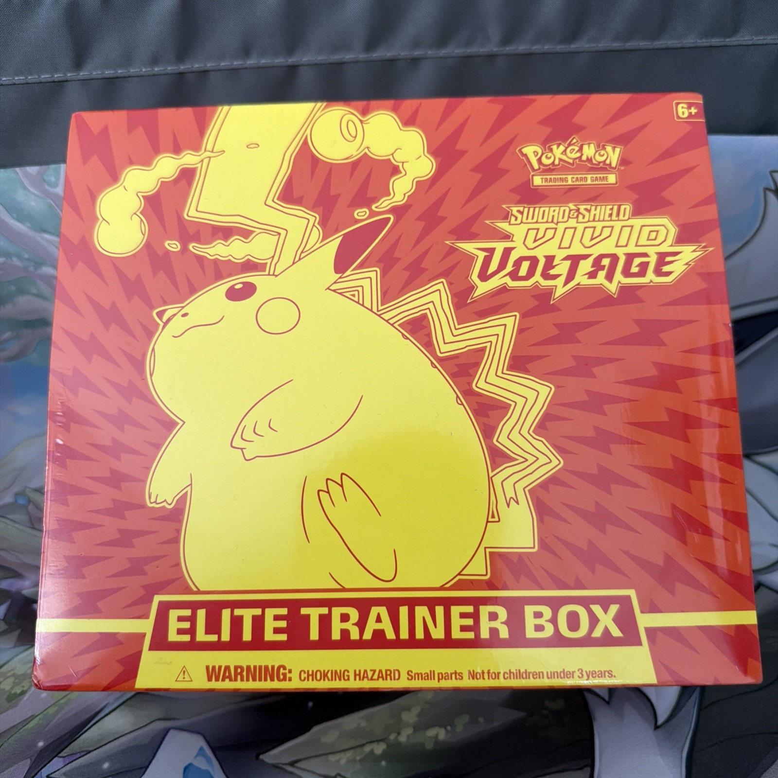 Vivid Voltage Elite Trainer Box ETB Elite Trainer Box Sealed - Minor Scuff