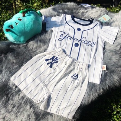newborn yankee outfit