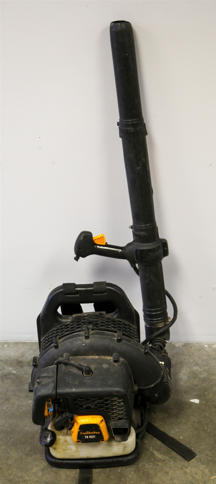 Poulan Pro PR46BT 2-Cycle 48cc Gas Backpack Leaf Blower ( )