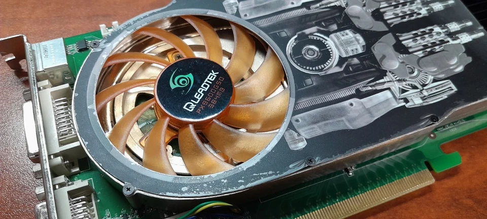 Leadtek Winfast PX9600 GSO Extreme - AGP 384MB - GeForce 9600 - Image 3 of 4