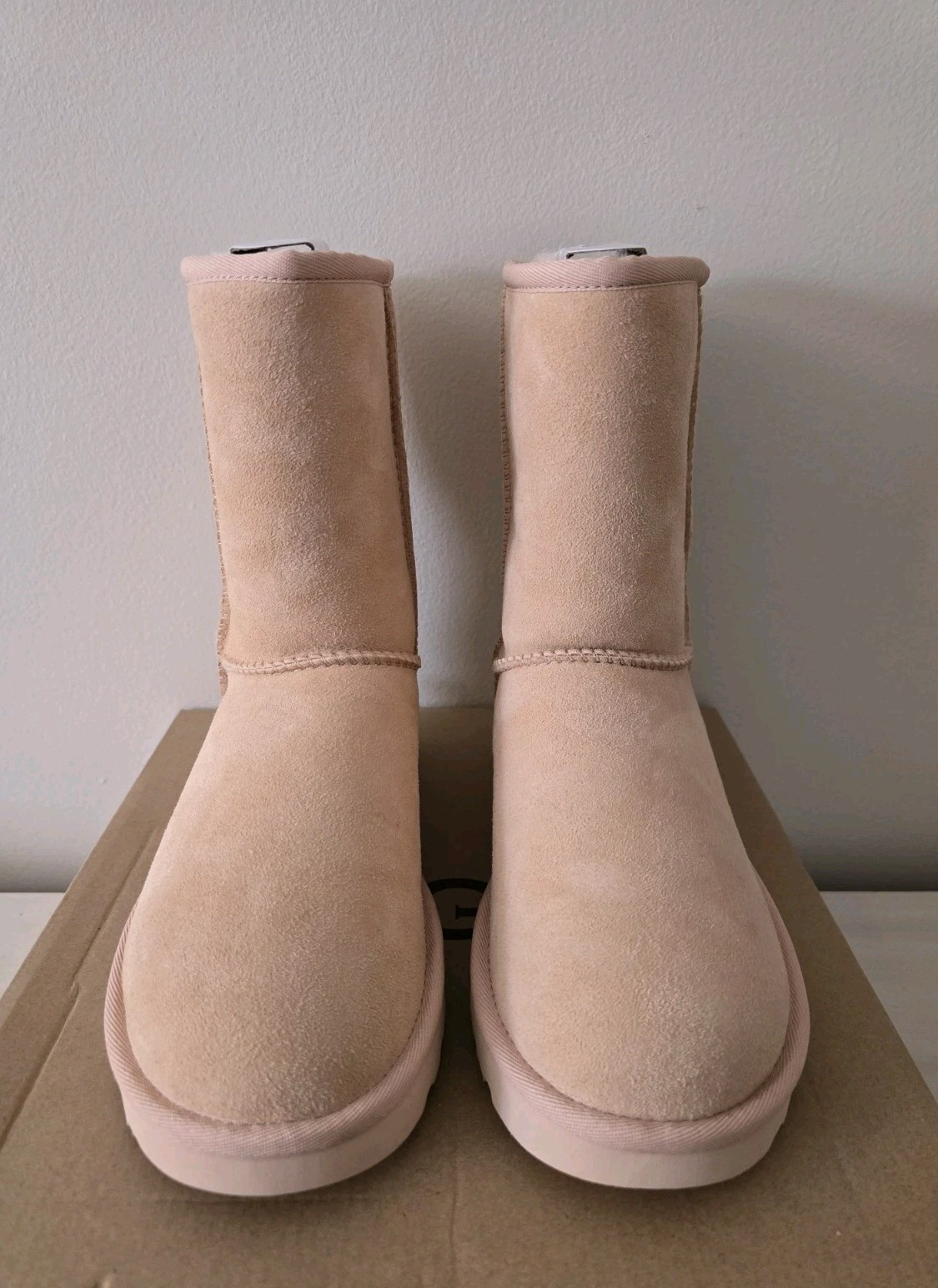 Ugg Classic Short II Women's Amber Suede Fur Boots Size 7 NIB