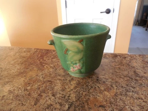 VINTAGE ART DECO WELLER GREEN VELVA ART POTTERY VASE 4" 1928-1933