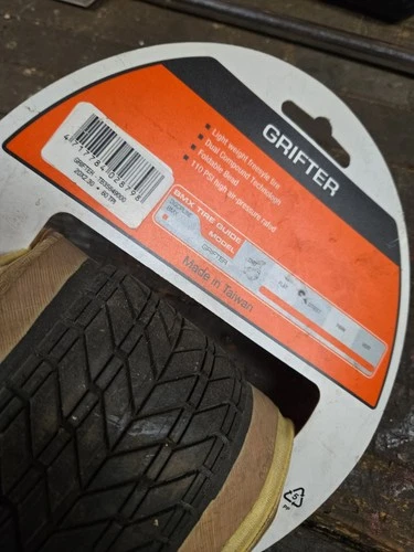 Maxxis Grifter 20x2.3 BMX Tire Tan/aGum Wall Fold8ng NOS image 5