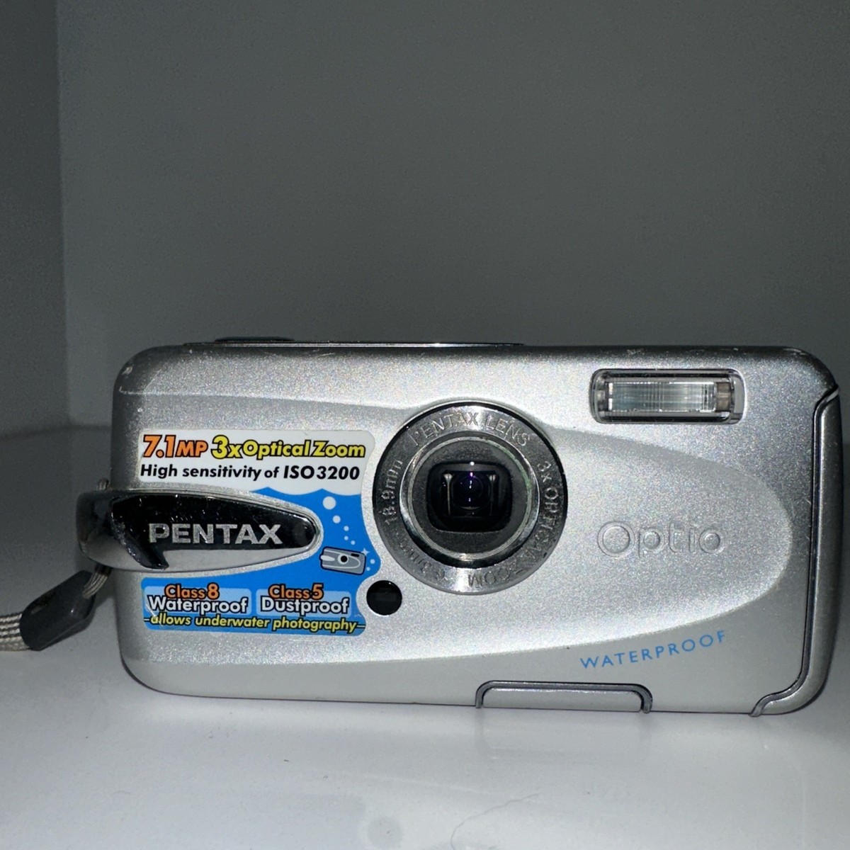 Pentax Optio W30 Digital Camera 7.1MP 3X Zoom, Waterproof Not