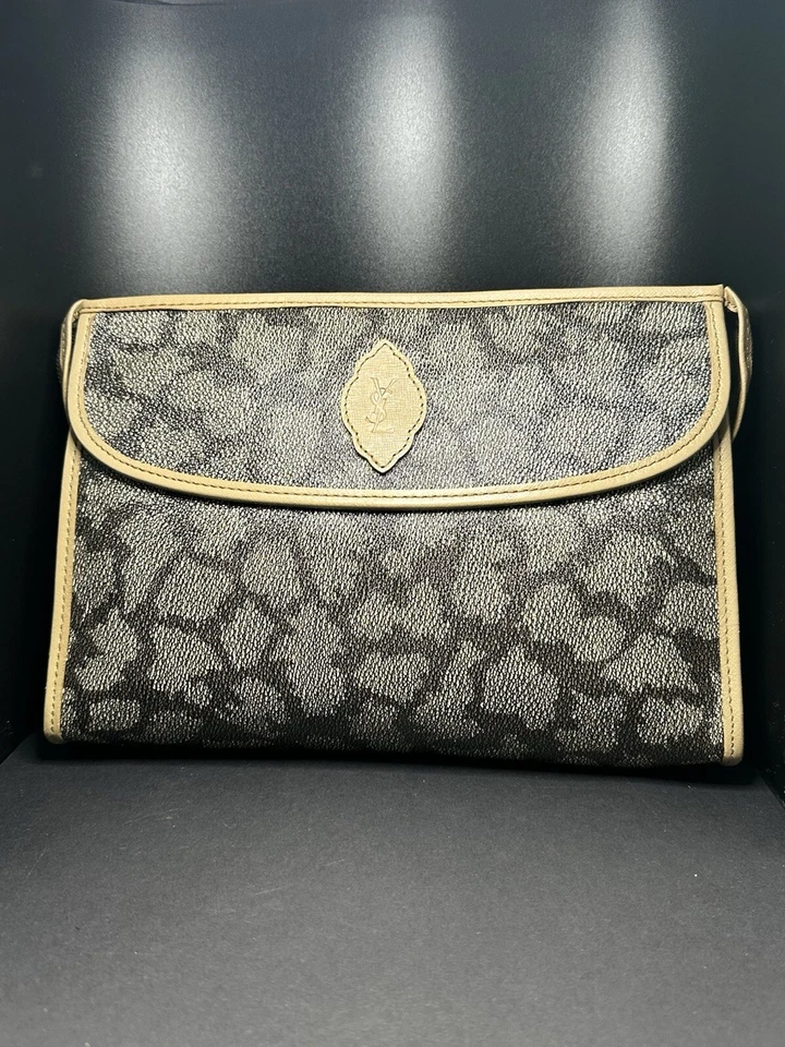 Bolso sin asas de cuero con estampado de jirafa Yves Saint Laurent - Usado en excelente estado