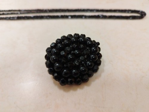 Vintage Black Beaded Jewelry, Necklace, Broach And Elastic Bracelet - Picture 2 of 11