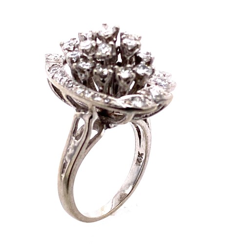 Anillo de cóctel vintage de oro blanco de 14k de 1,50 quilates con diamantes en forma de pera tamaño - Imagen 8 de 11