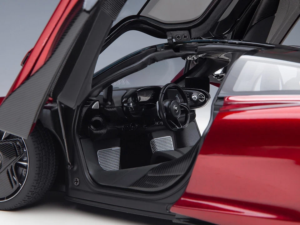MCLAREN SPEEDTAIL VOLCANO 红色 带套装 1/18 型号汽车 AUTOART 76087 — 第 4/4 张图片