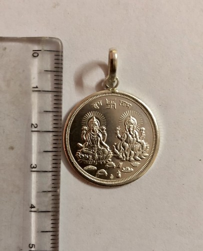 999 Pure Silver Hindu Religious Lakshmi Ganesh Coin Pendant 5.3 gm 1 Pc - Picture 3 of 5