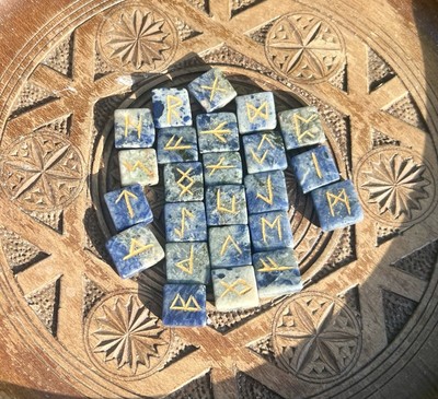 Sodalith Runensteine Set |polierte ältere Futhark Runen|Kristall Wahrsagerei Werkzeuge