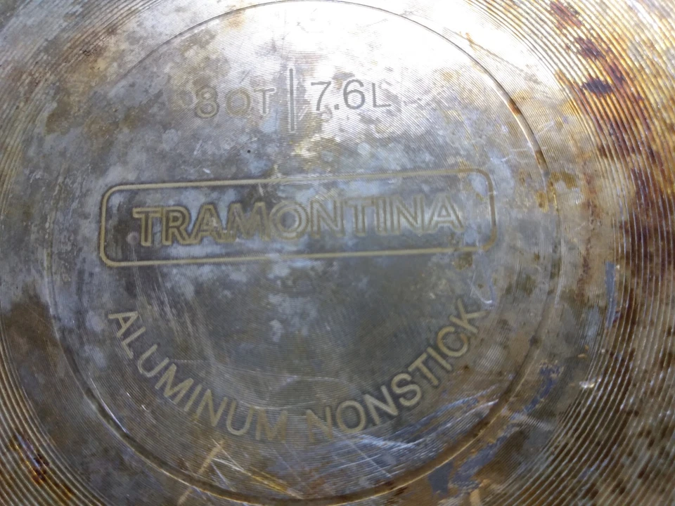 Tramontina 8 Qt Stockpot Anodized Non-Stick Aluminum Dutch Oven Frying Pan & Lid - Image 3 of 4