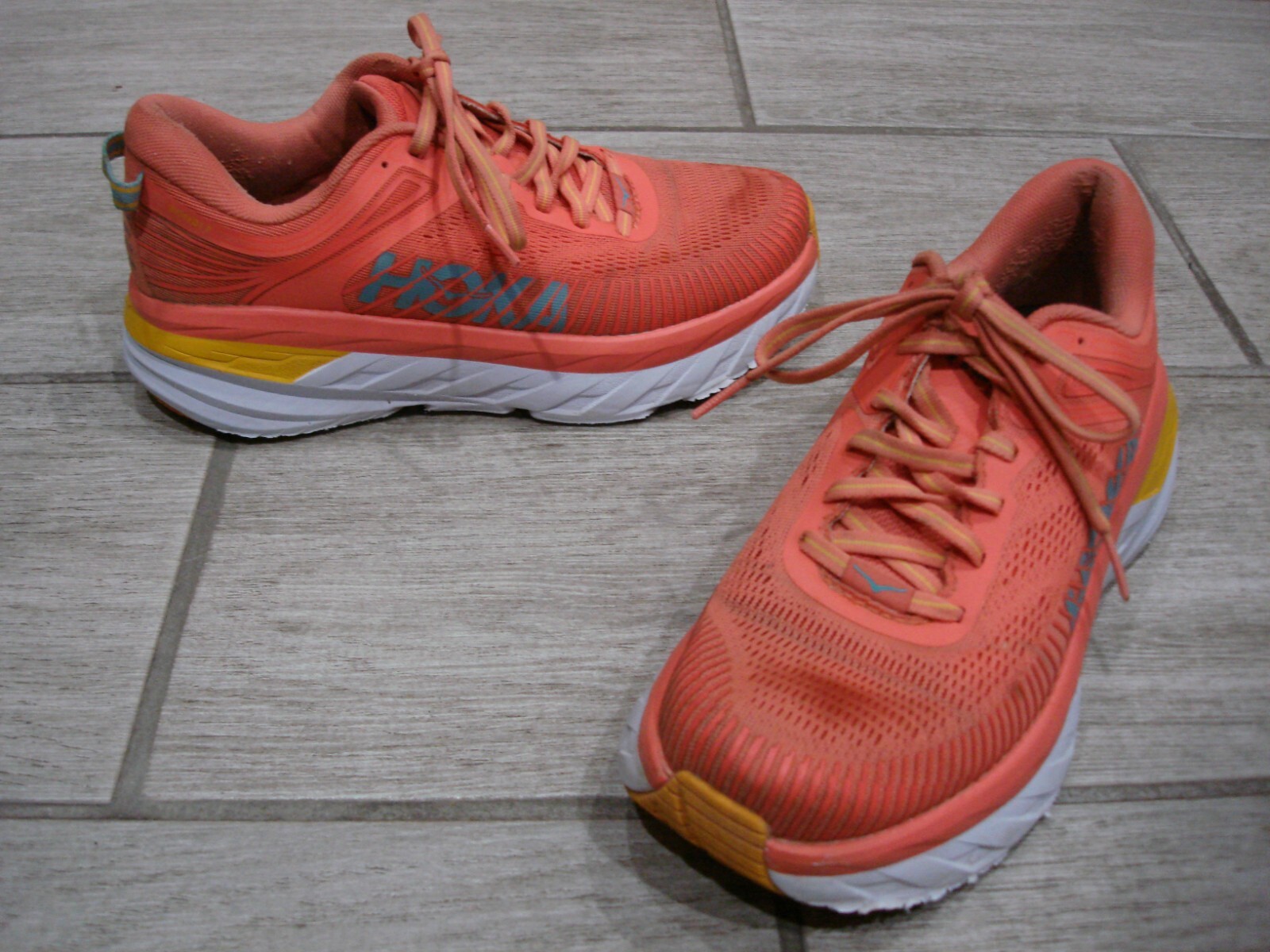 Hoka One One Bondi Running Athletic Shoe Coral Women's us EUC