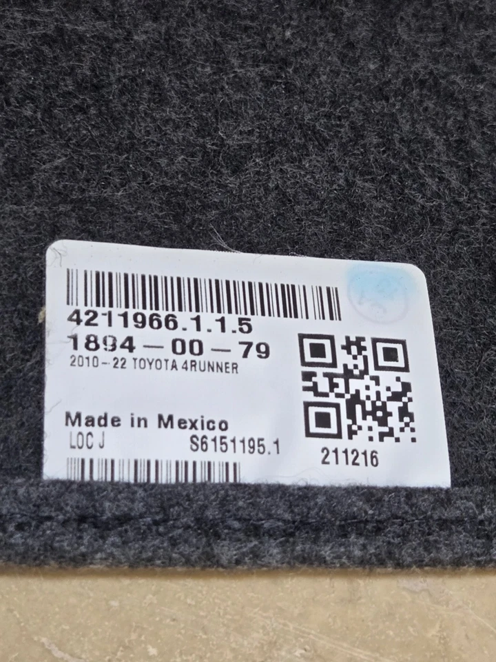 Alfombrilla de tablero Toyota 4Runner 2010-2022 - Marca DashMat - Tela gris Foto 4 de 4