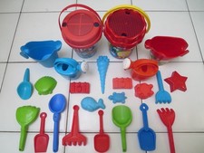 CHILDRENS PLAYSCHOOL/BEACH TOYS - RED/BLUE/GREEN - BOX C