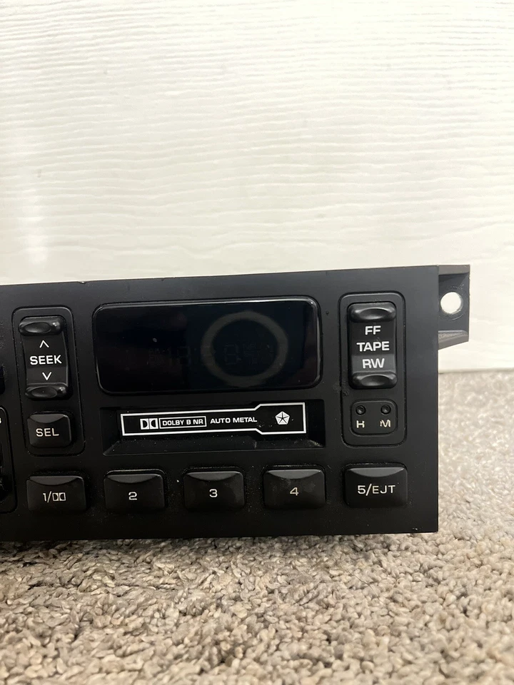 🚗 Radio casete AM FM Dodge Chrysler Jeep Ram 1984-2001 🚗 Foto 3 de 4