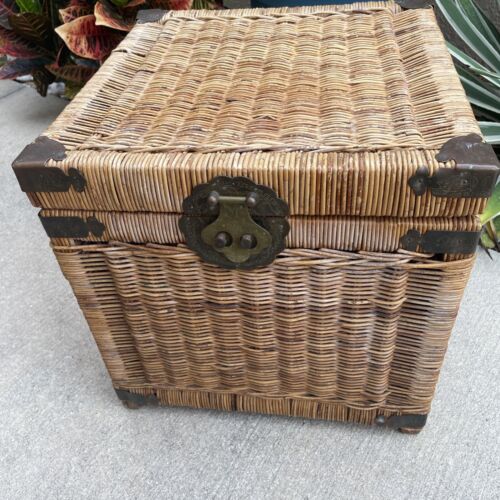 Vintage Wicker And Brass Rattan Chinoiserie Style Trunk Chest Footrest 16”Hx16”W - Picture 2 of 23