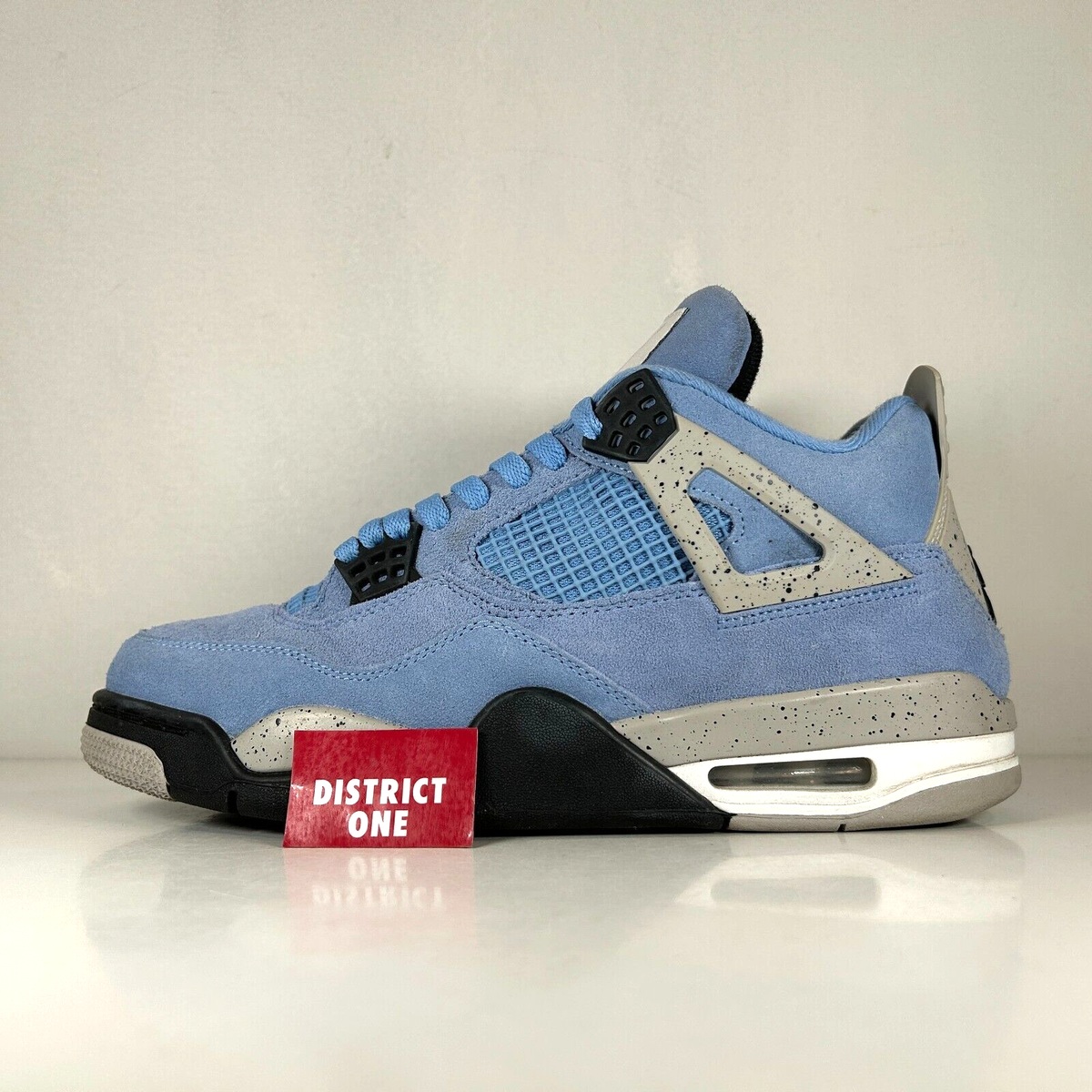 Air Jordan 4 ユニバーシティーブルー Air Jordan 4 Retro 'University Blue' sneakers for sale at Urban