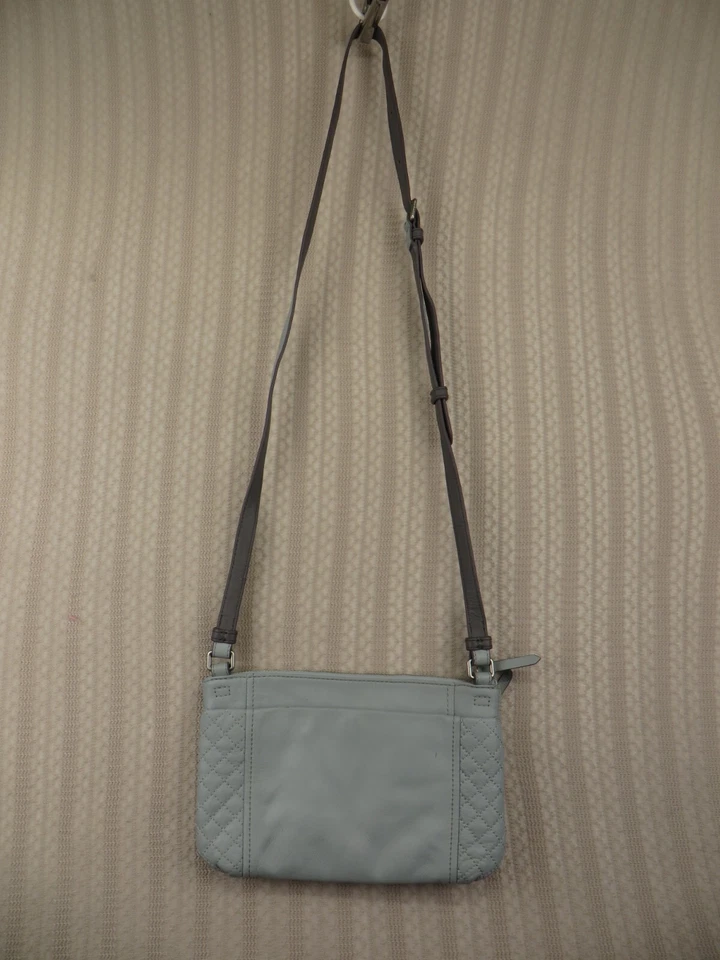 Cartera Bandolera Hipster de Cuero Acolchada Vera Bradley Retirada Azul Claro 2 Tonos Foto 3 de 4