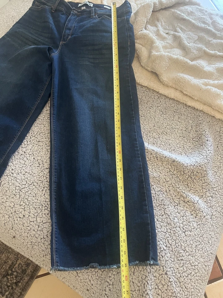 Code Blue  Wide Leg woman jeans size 12.      A5 - Image 3 of 4