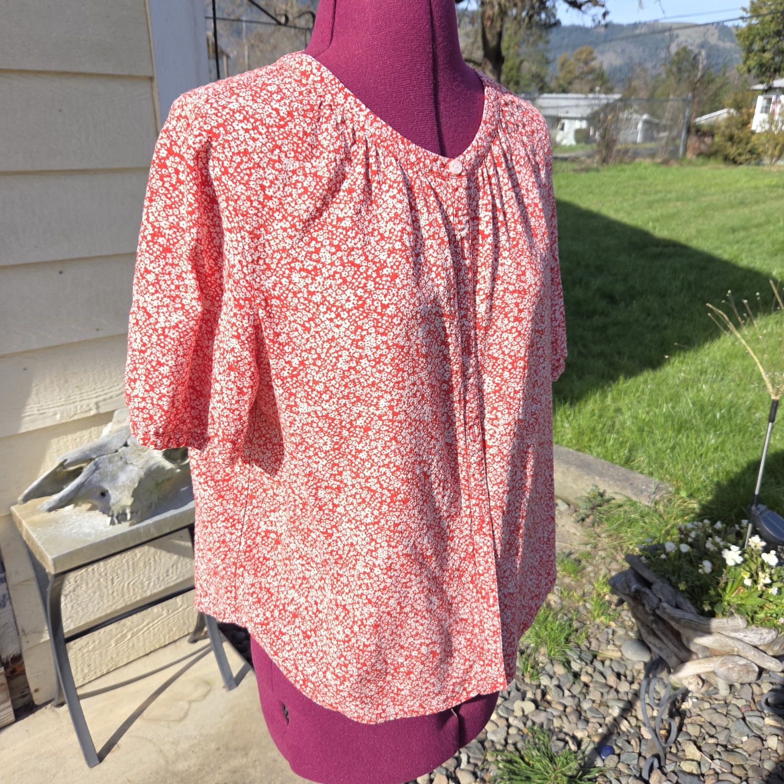 Universal Thread Ladies Red Button Up Blouse With… - image 4