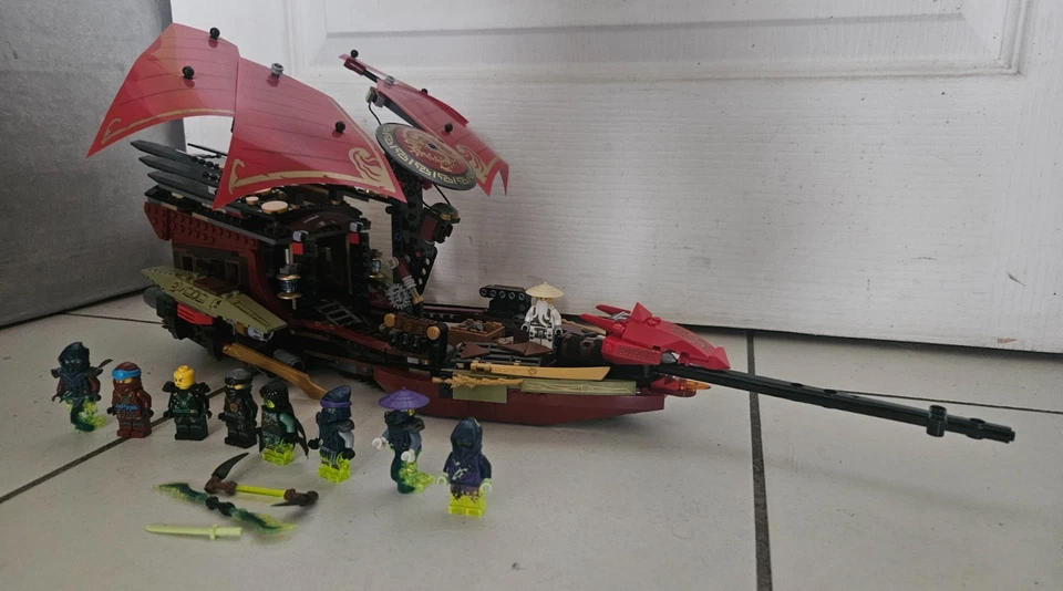 LEGO Ninjago 70738 Final Flight of Destiny's Bounty