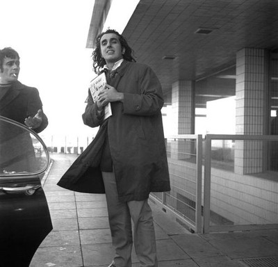The American falsetto singer Tiny Tim was besieged by autograph hu- 1969 Photo 2