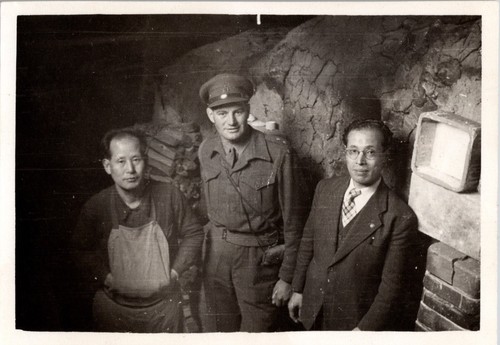 Vtg Photo WW2 Soldier Civilians Japan Asia US Military Army American B&W 1940s
