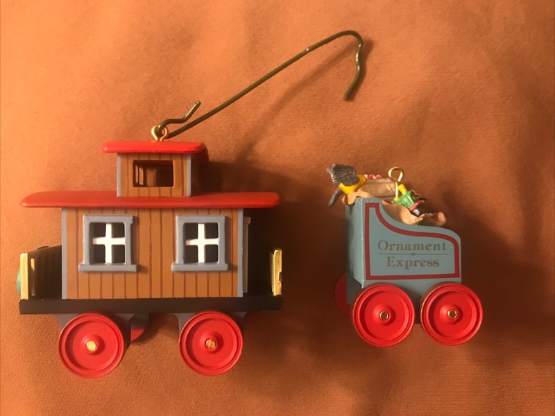 HALLMARK Keepsake Merry  Christmas CABOOSE Train ORNAMENT W/Santa’s Bag Vintage