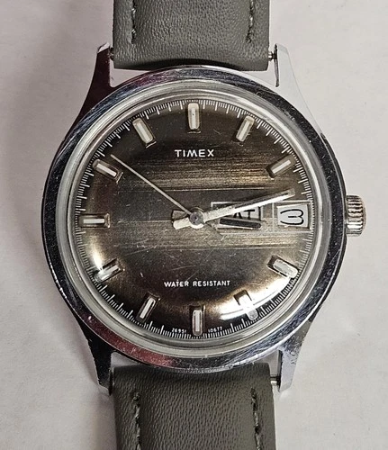Vintage 1977 Timex Marlin Mechanical 26951 10677 Day/Date Watch Runs SHIPS FREE