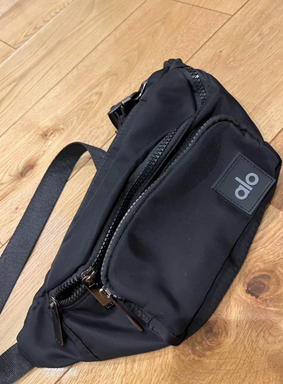 Alo Yoga Explorer Belt Bag Black Fanny Pack Crossbody Waist Bag