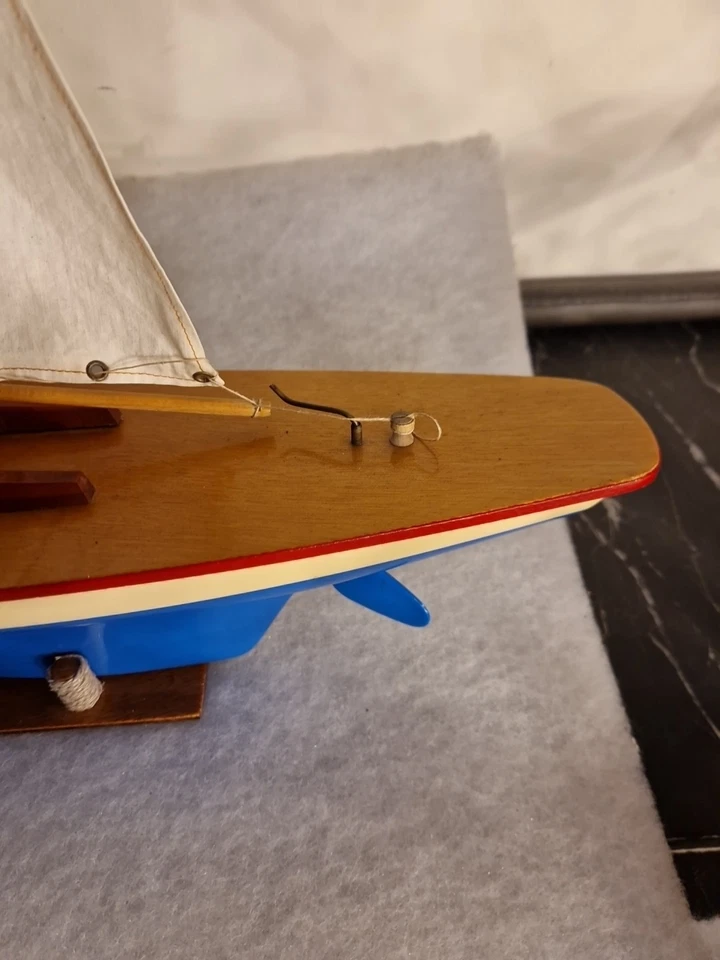 Günther Seifert, ModellSegelboot  aus den 80er Jahren , Mahagoni YACHT  - Bild 4 von 4