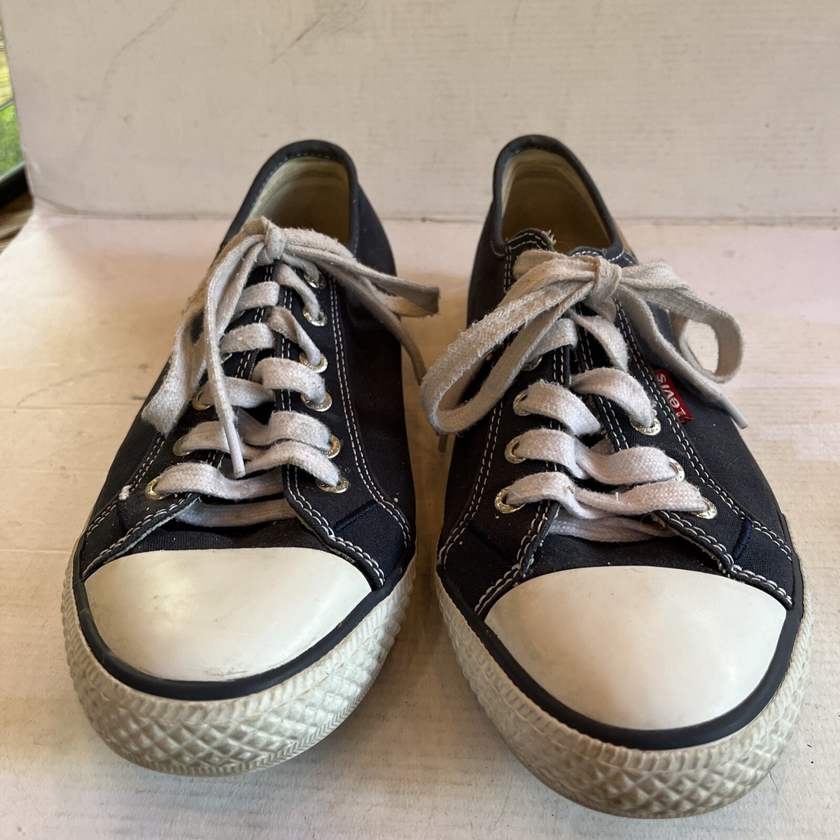 Levi's Women's Sz. 7.5 Blue/White Lace Up Low Top Canvas