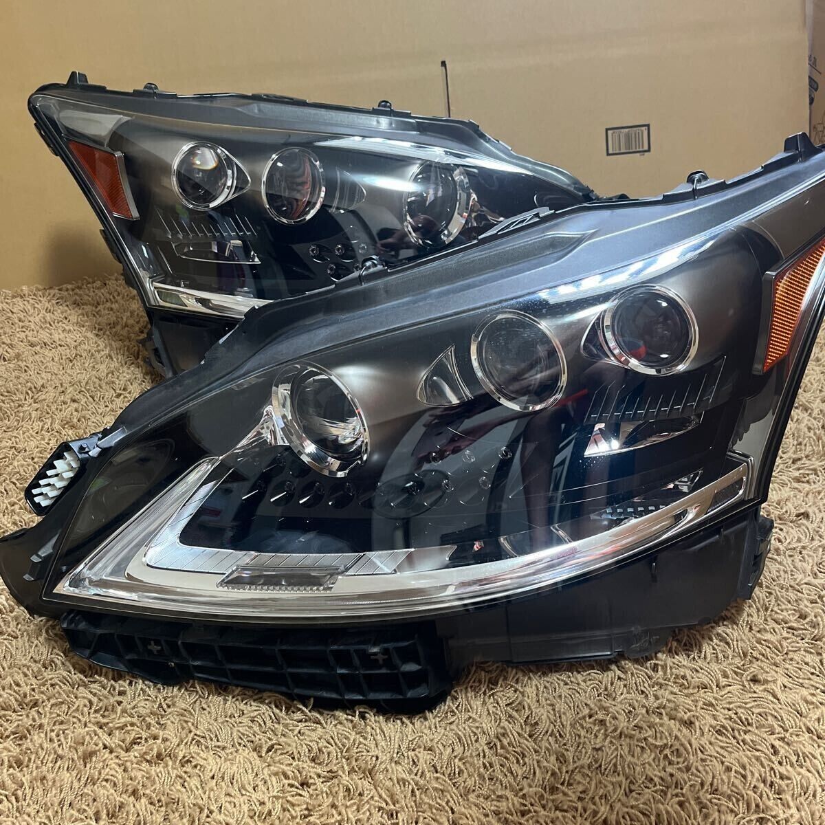 Lexus LS460/LS600 Late Model Headlight Assembly Left Cold Lexus LS460/LS600 Late Model Headlight Assembly Left Cold