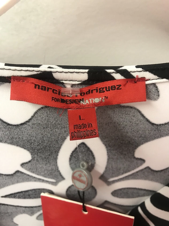 Top tejido blanco y negro L XL para mujer cuello en V nuevo con etiquetas $48.00 Narciso Rodriguez Foto 3 de 4