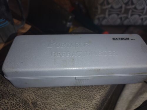 Extech RF12 Rifrattometro Brix Portatile con Controllo Automatico della Temperatura con Custodia - Foto 3 di 3