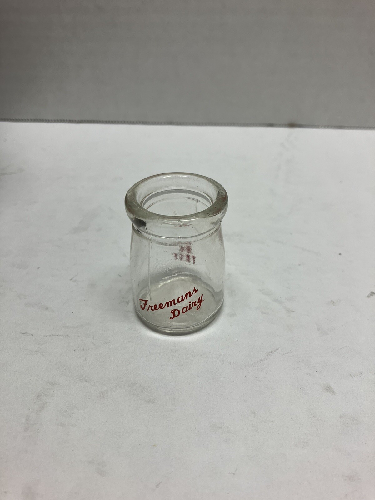 VINTAGE SINGLE SERVE DAIRY CREAMER  FREEMANS DAIRY
