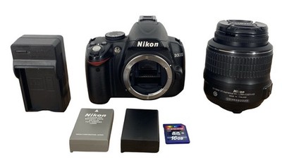NIKON D3000 10.2MP SLR DIGITAL CAMERA W/18-55MM DX VR LENS BATT CHARGER 16GB SD