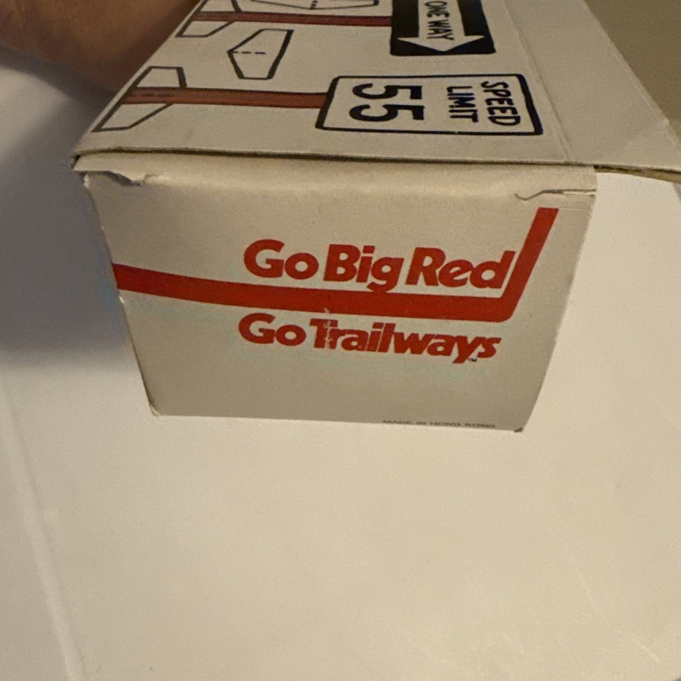 Vintage Plastic Trailways bus “Go Big Red” Super Friction-Power NIB - Image 4 of 4