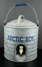 Enfriador aislante galvanizado de 2 galones ARCTIC BOY de colección, boquilla para bebidas, mango de madera