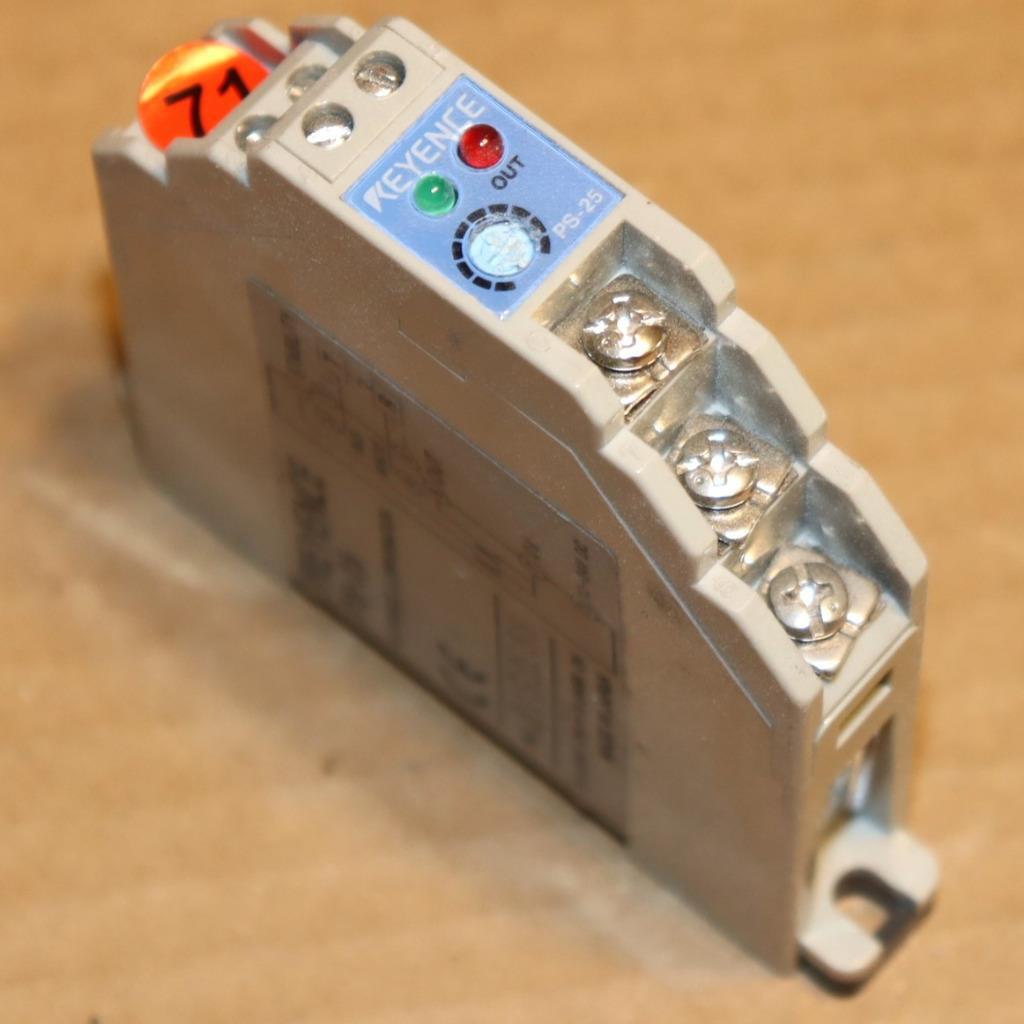 One Keyence PS-25 Photoelectric Sensor Module