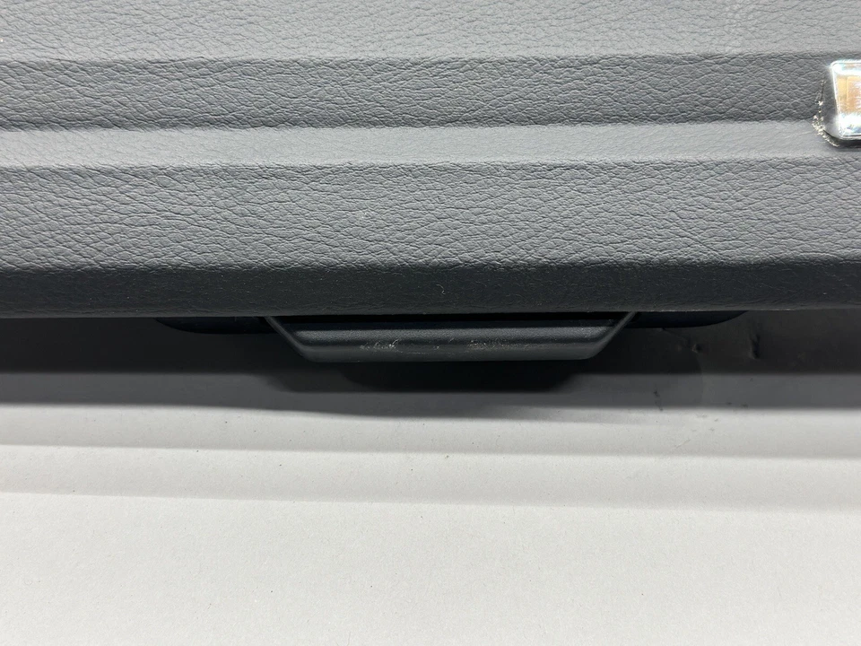 10-18 DODGE RAM 2500 TABLERO SUPERIOR DERECHO LARAMIE GUANTERA CUBIERTA PANEL SOLO OEM Foto 3 de 4