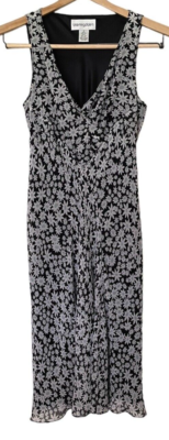 Bloomingdales Dress Womens 100% Silk Floral Black and Blue Sleeveless Size 6 Bloomingdales Dress Womens 100% Silk Floral Black and Blue Sleeveless Size 6
