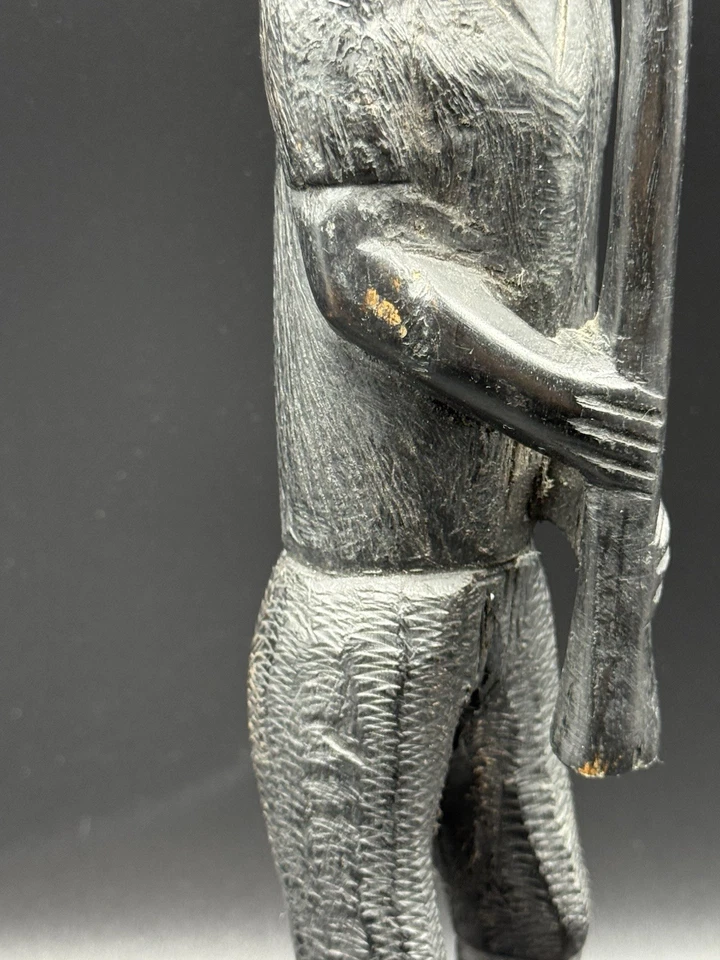 Estatua de flautista africana de madera Makonde de colección - arte tribal tallado a mano Foto 4 de 4