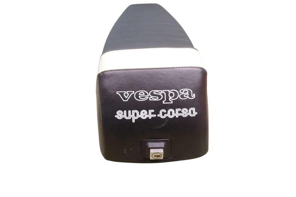 Vespa Seat Super Corsa New Nos With Key and lock *2641S 9 - Image 4 of 4