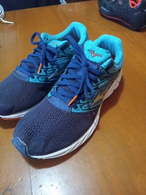 Mizuno Wave Shadow Woman's Size 9