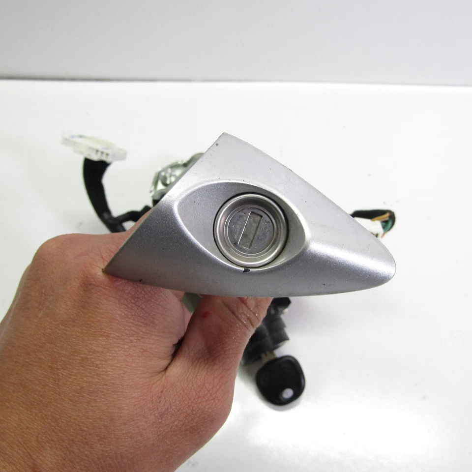 Interruptor de encendido Hyundai Elantra 2011-2016 con llave y cerradura de puerta Foto 3 de 4