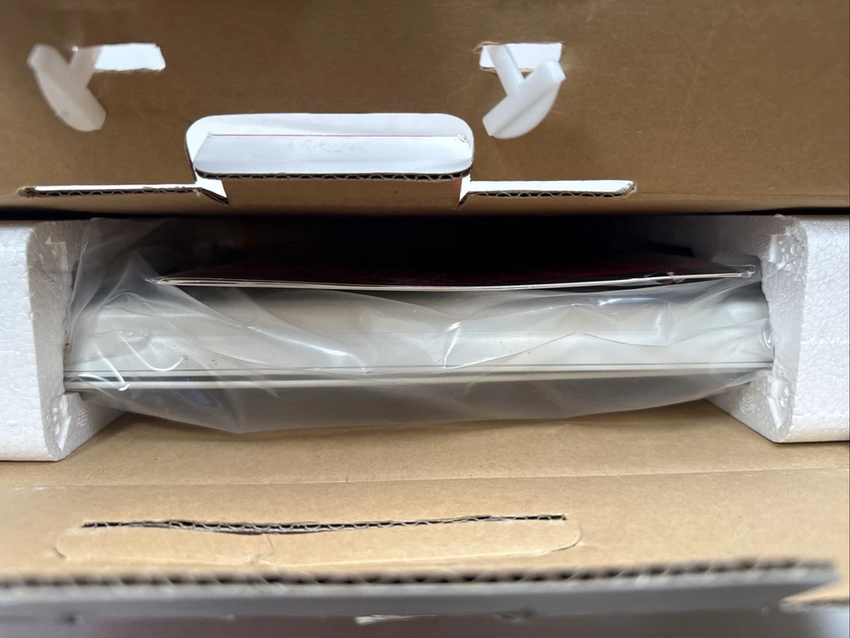 Canon CanoScan N650U Flatbed Scanner Brand New - Image 3 of 3