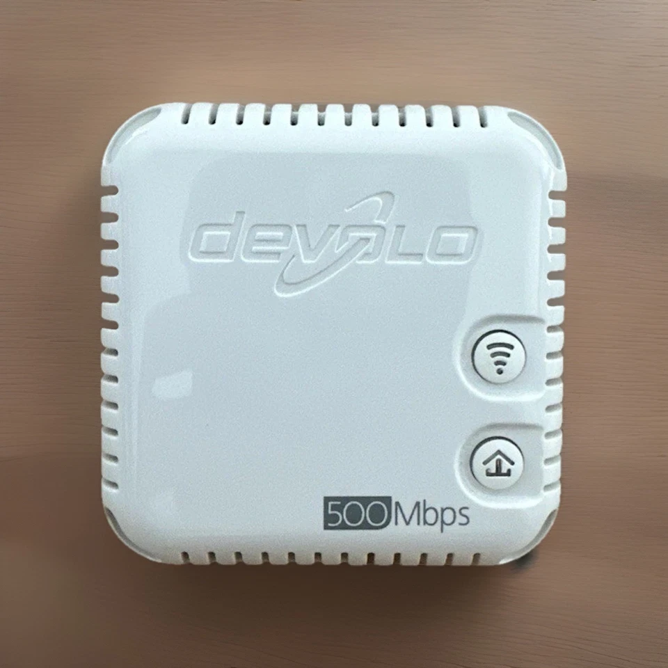 devolo dLAN 500 WiFi Einzeladapter Wlan Powerline Steckdosen Adapter - 500 Mbps