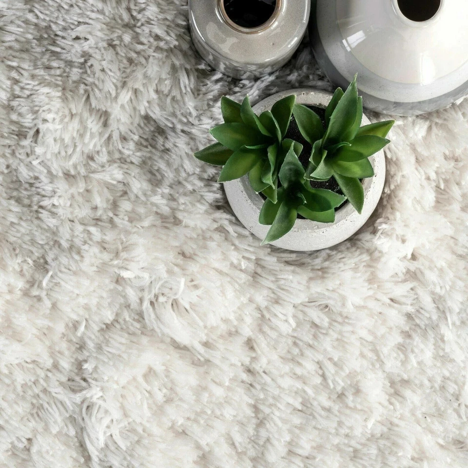 Handmade Contemporary Modern Fluffy Plush Shag Area Rug in Ivory - Image 3 of 4